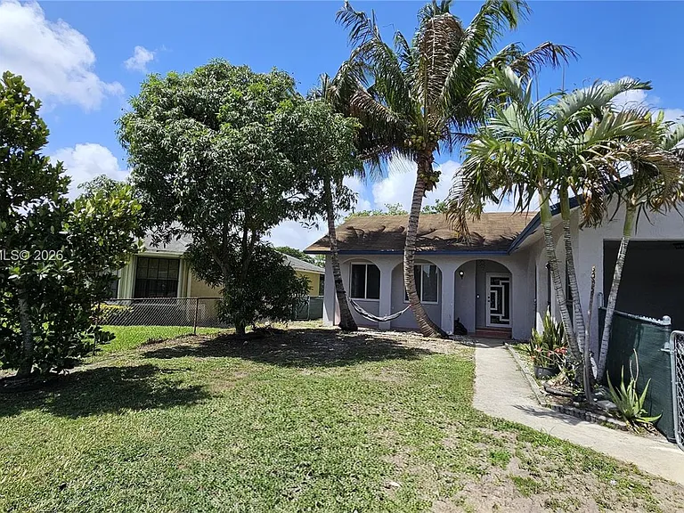 117 NW 11th Ave — Photo 2