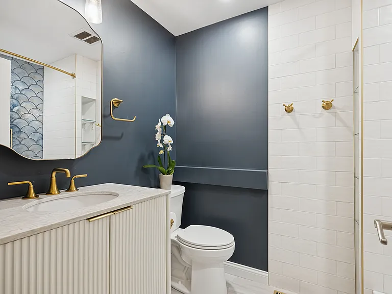 1065 N Marshfield Ave #2 — Photo 24