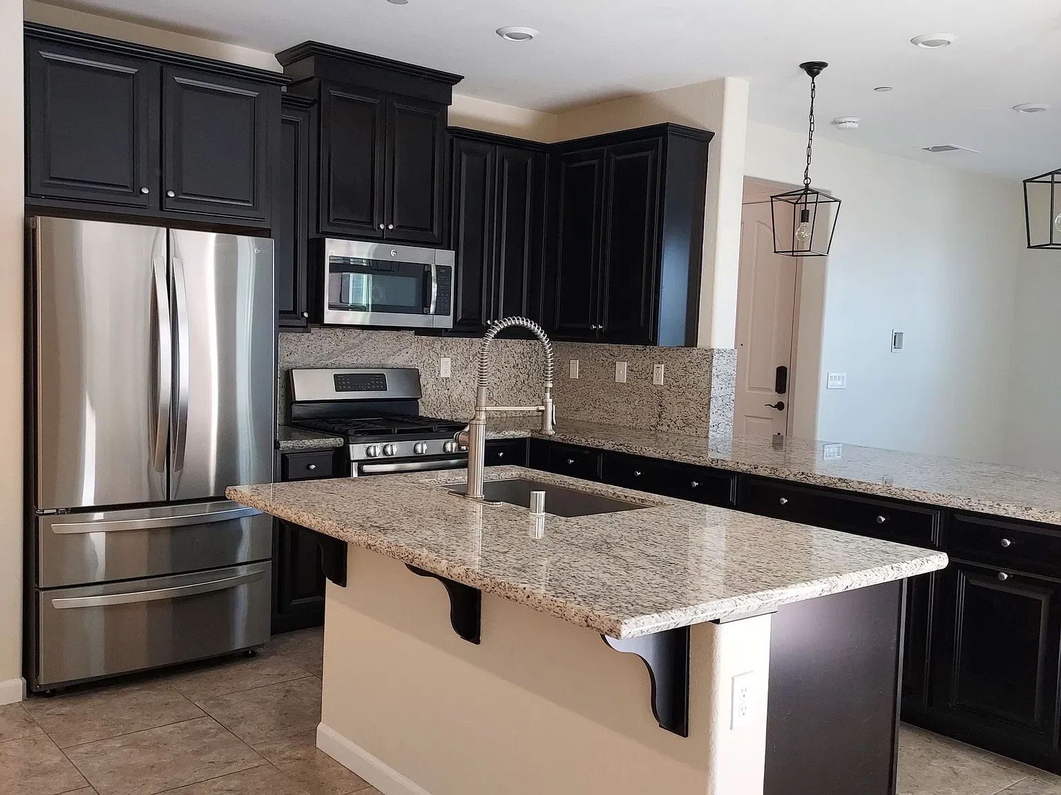 3 bed, 1565 sqft, $2,950 — Photo 4