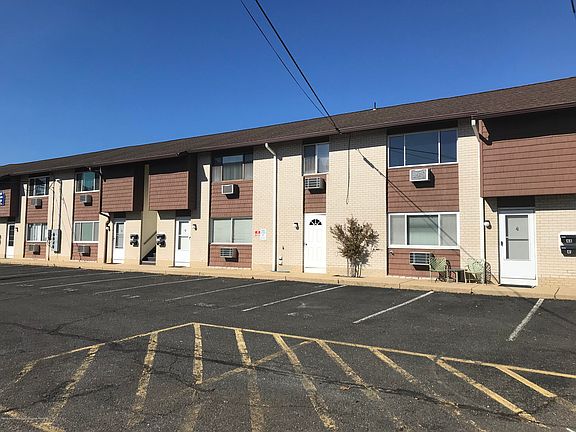 2nd image of 1 Osborne Pl APT 50