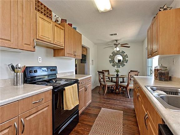 4th image of 4401 Dudley Dr