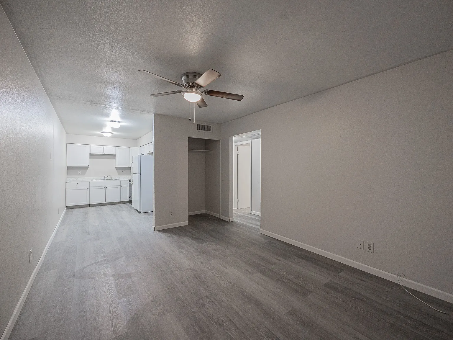 2338 E Broadway Rd, Mesa Az — Photo 4