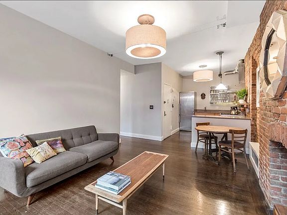 4th image of 216 E 7th St APT 7