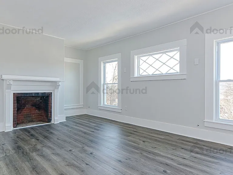 11 Pleasant St #7 — Photo 8