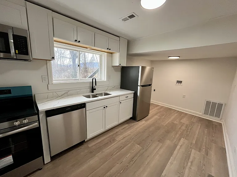 500 Ridge St — Photo 11