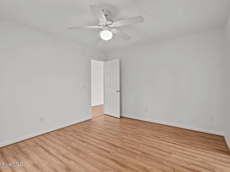 2511 Bradfield Ct — Photo 14