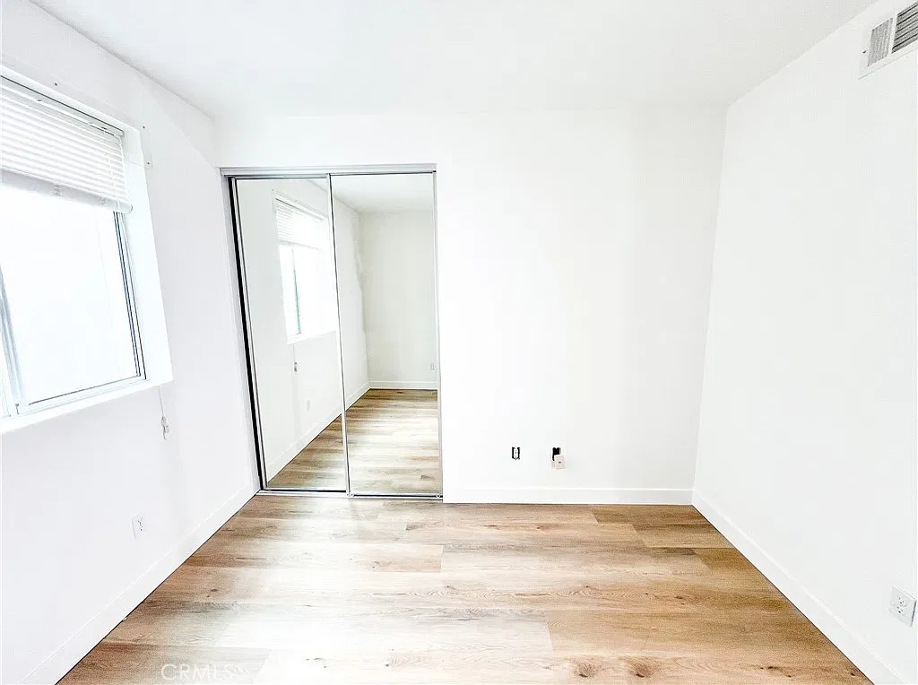 2 bed, 1.5 bath, 1400 sqft, $3,000 — Photo 2