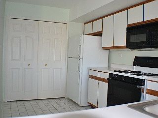 4th image of 1375 Ashbury Ln E