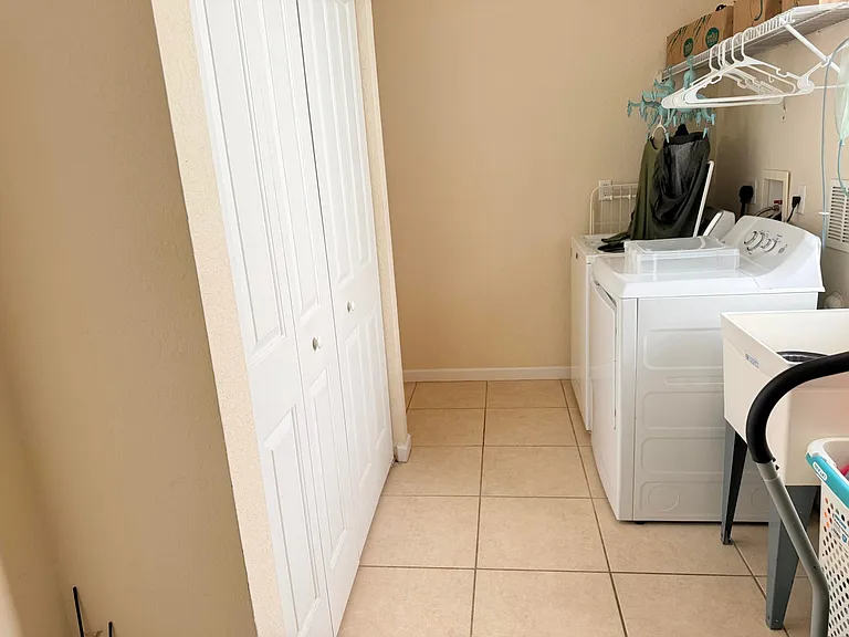 17 Country Lake Cir — Photo 13