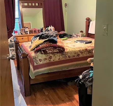 5th image of 418 44th St #1