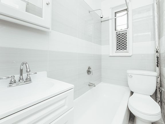 5th image of 1625 Park Pl APT 21