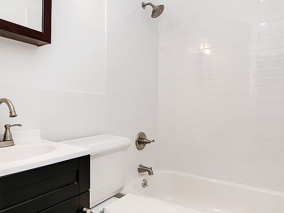 2nd image of 150 Ludlow St APT 06H
