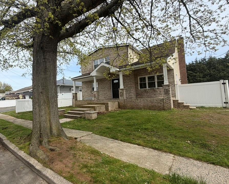 1st image of 2303 Pine Street