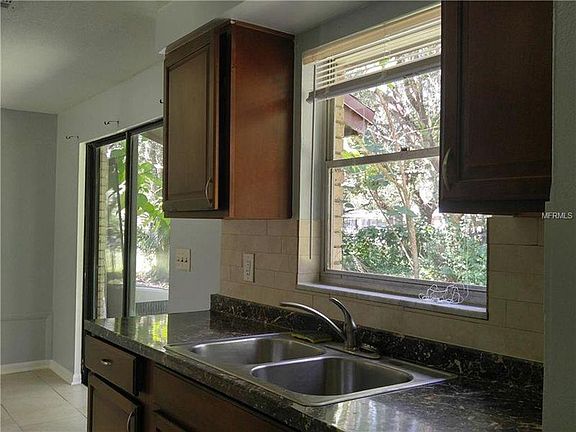 5th image of 415 San Lanta Cir