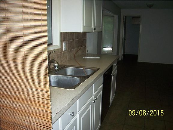 3rd image of 3609 Landau Ave NE