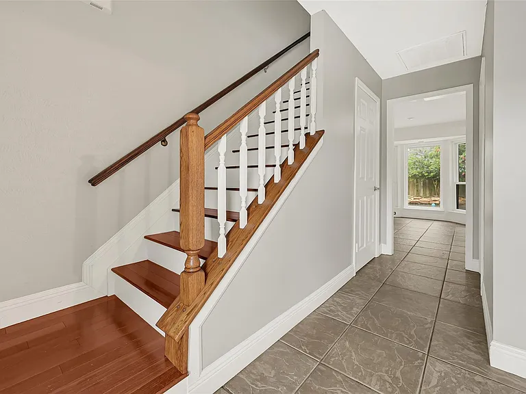 29 Dover Dr — Photo 3