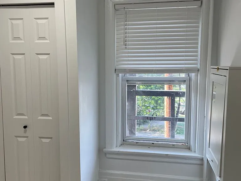 1032 Vaughn St — Photo 18