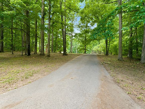 2nd image of 957 Ford Rd