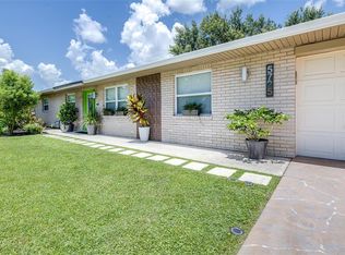 5725 Sands Point Dr, Lakeland, FL 33809