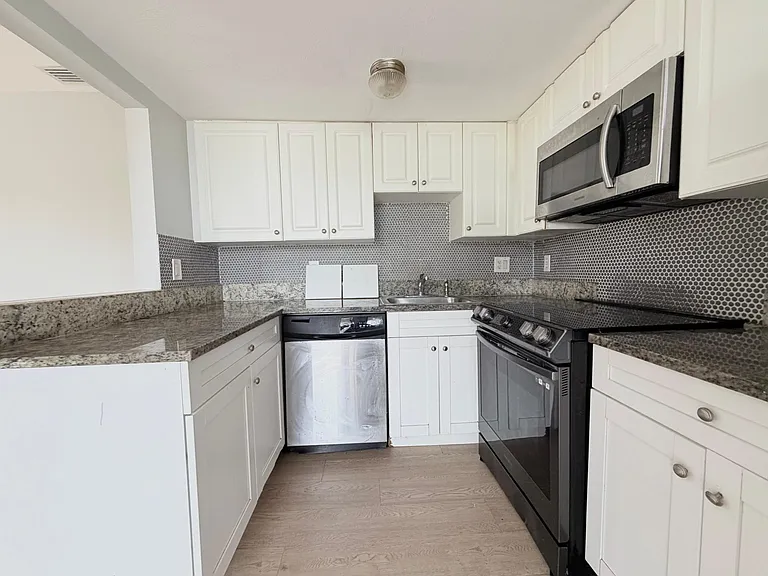 1501 Crescent Cir #E45 — Photo 2