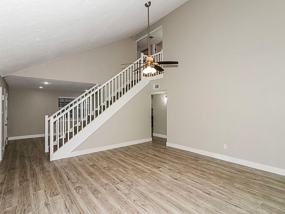 3rd image of 615 Old Colony Dr