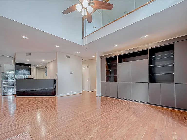 316 Litchfield Ln — Photo 16