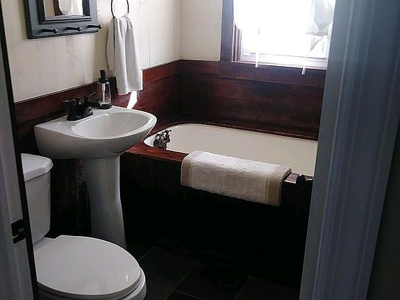 Upstairs bathroom 