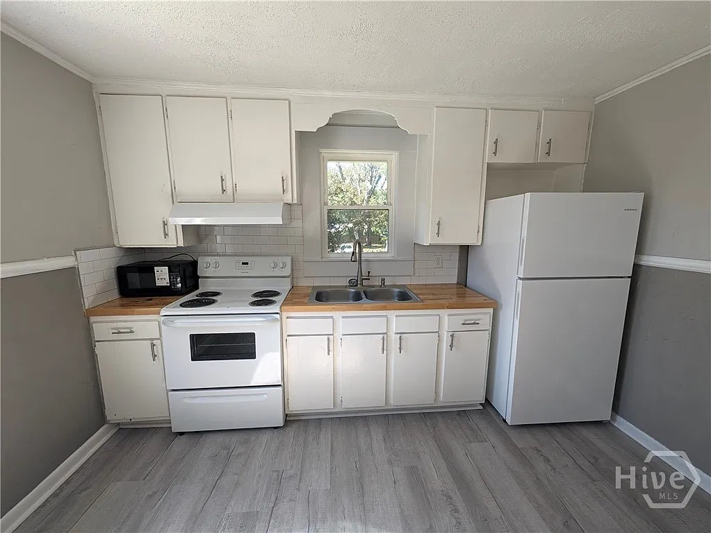 2 bed, 1.0 bath, 775 sqft, $1,450 — Photo 3