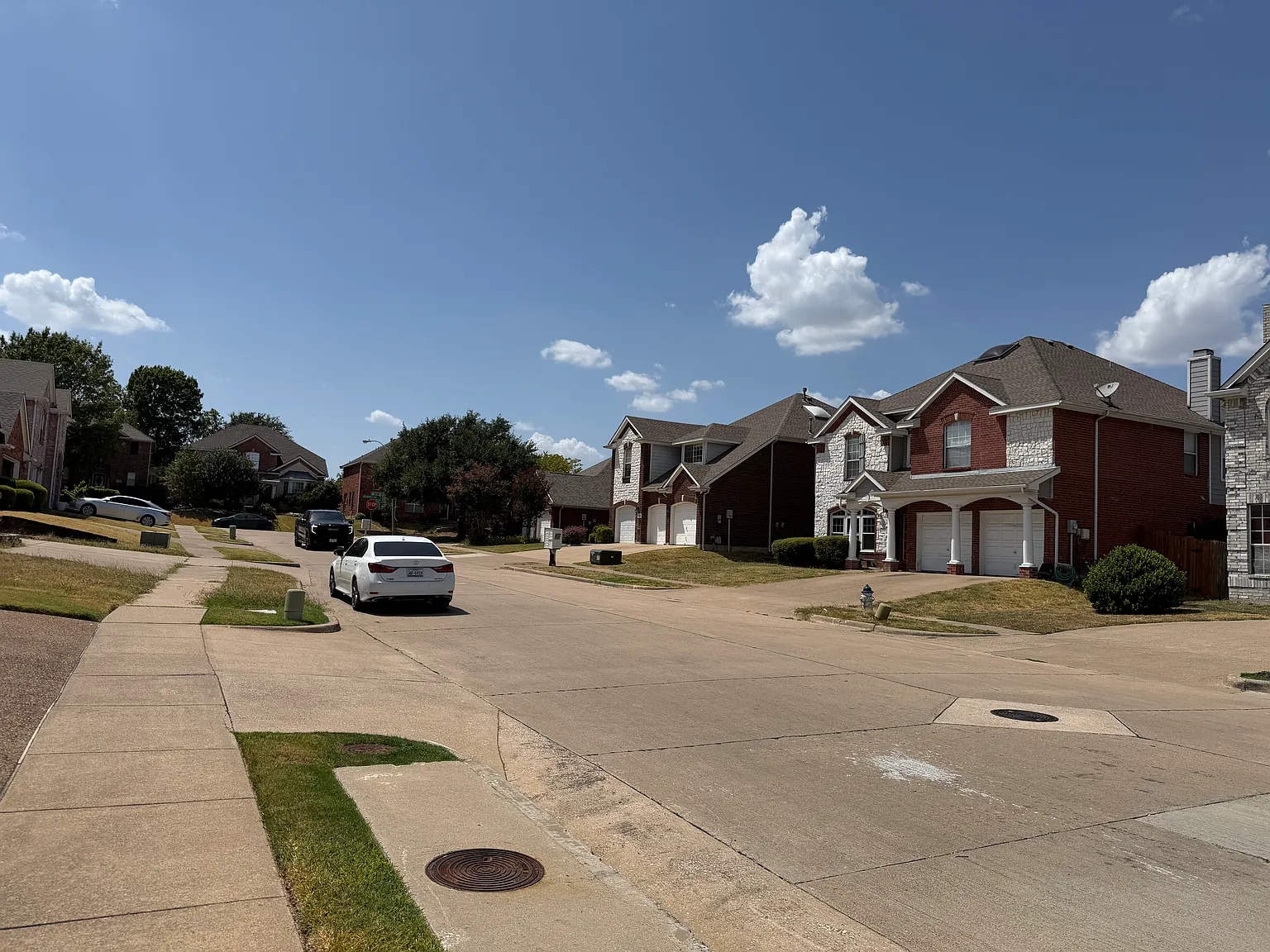 4 bed, 2.5 bath, 2000 sqft, $2,650 — Photo 2
