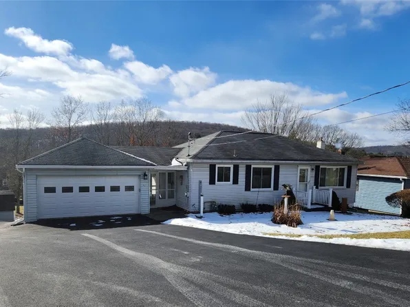 923 Neal Rd, Endicott, NY 13760