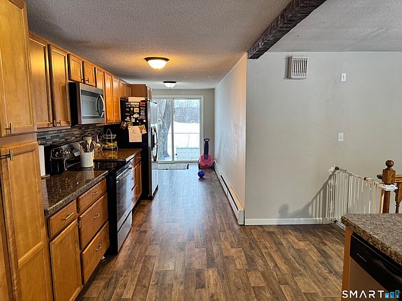 4th image of 10 Hamilton Court