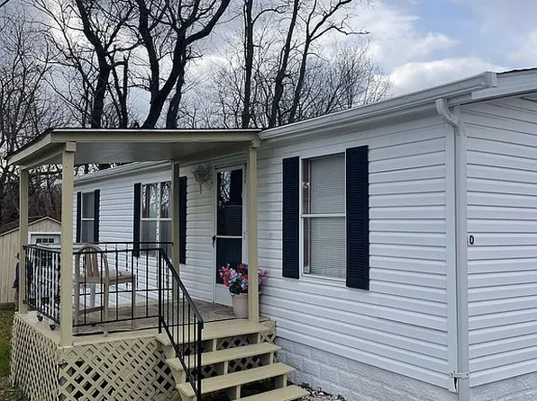 40 Woodland Ct, Ranson, WV 25438