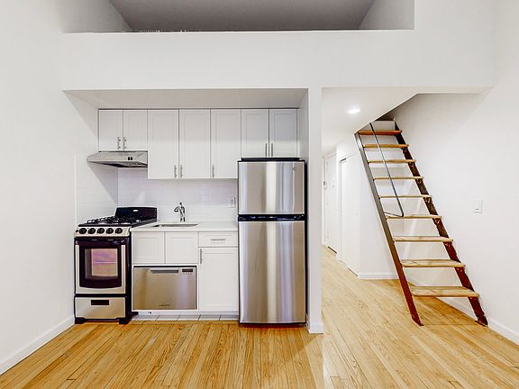 3rd image of 1435 1st Ave APT 1RN