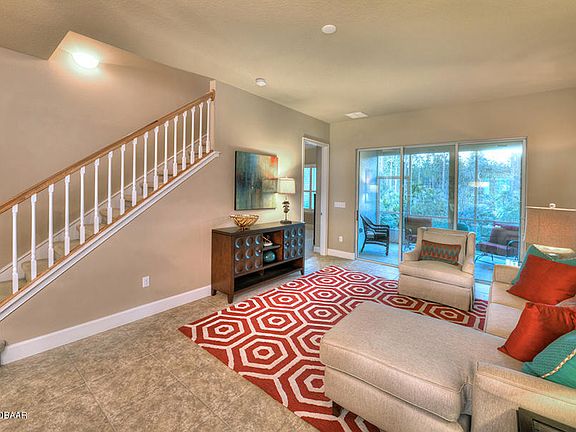 3rd image of 724 Aldenham Ln