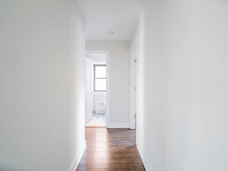 Hallway 7365-1