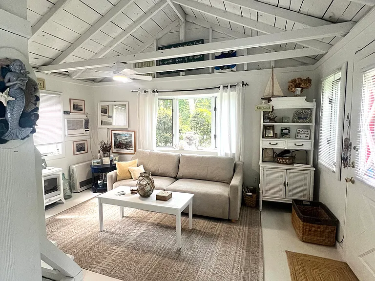 9 Avaughn Ct — Photo 2