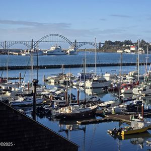 1000 SE Bay Blvd #B-3-404, Newport, OR, 97365