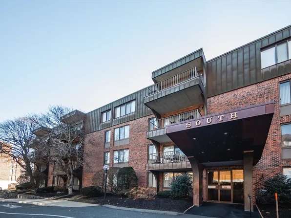 1002 Paradise Rd APT Phe, Swampscott, MA 01907