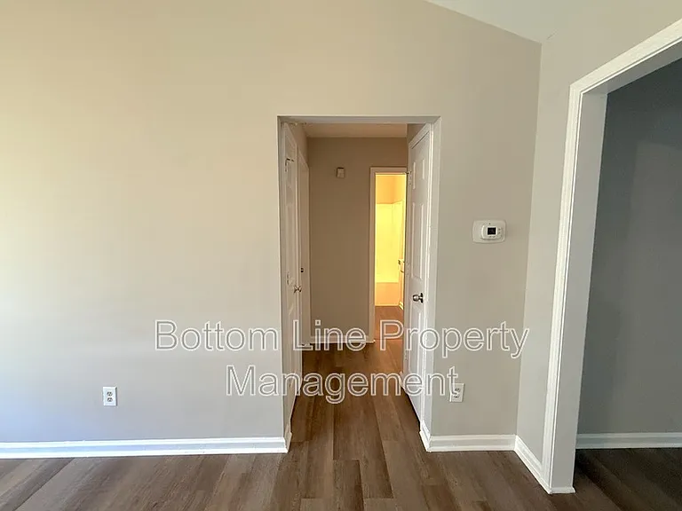 5211 Windy Valley Dr — Photo 7