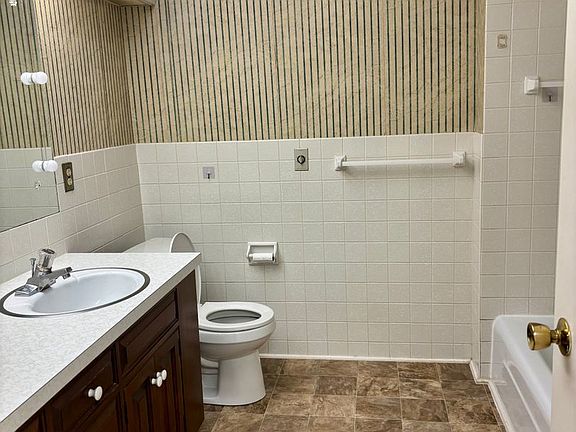 5th image of 90 E Main St #8B