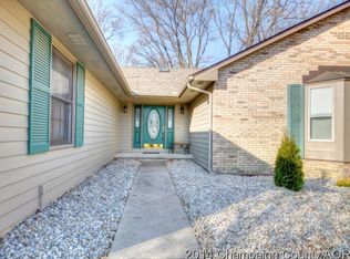 108 Woodcreek Ct, Mahomet, IL