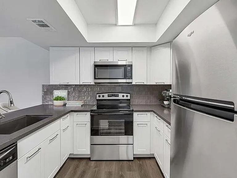 The Harrison Apartments — Photo 5