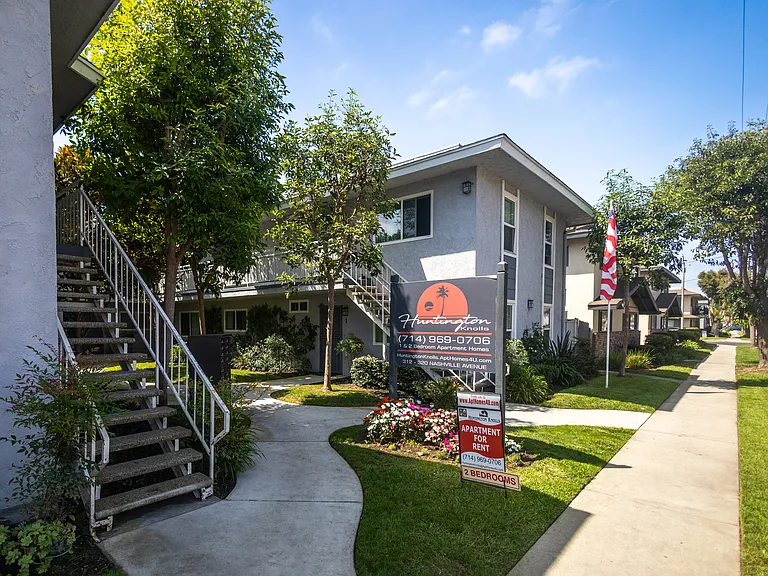 Huntington Knolls Apartment Home — Photo 16