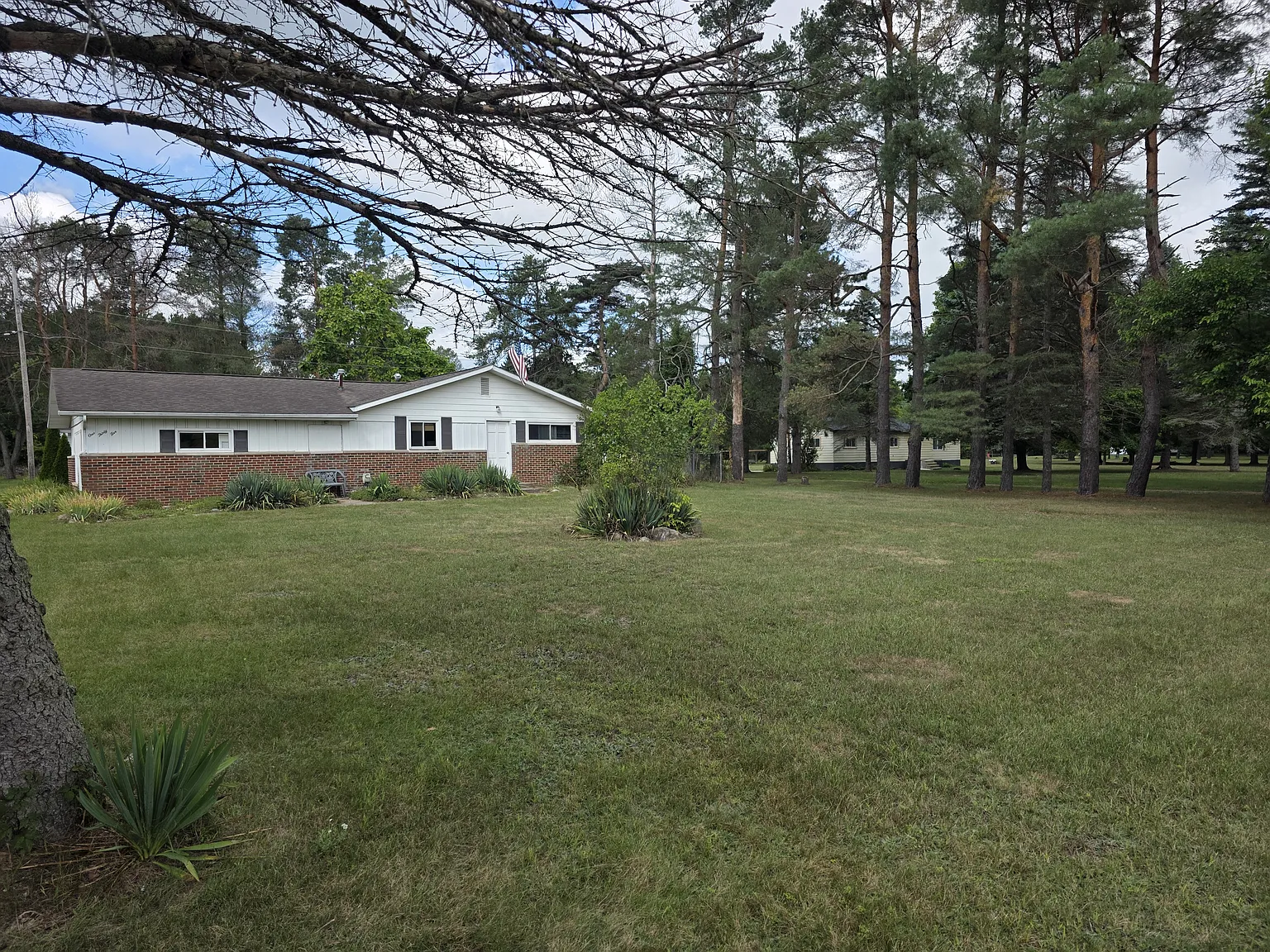 3 bed, 1800 sqft, $1,450 — Photo 2