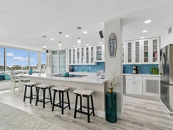 4th image of 644 ISLAND WAY #603