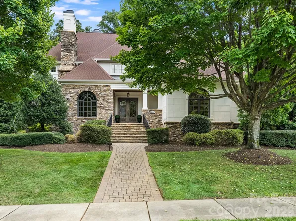 6323 Saint Stephen Ln, Charlotte, NC 28210