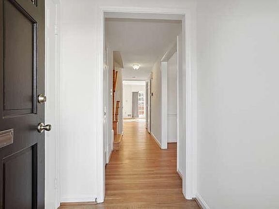 3rd image of 6815 Melrose Dr