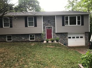 45 York Hill Rd, Etters, PA 17319