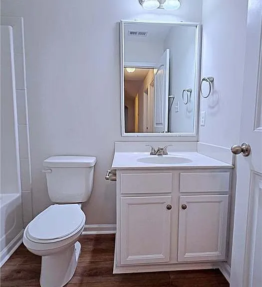 204 Feathers Ln — Photo 29