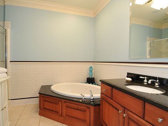 Shower and whirpool garden tub in the master bath